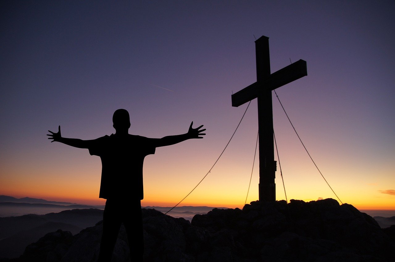 Warnung vor dem Glauben? Wie der öffentlich-rechtliche Rundfunk das Christentum problematisiert