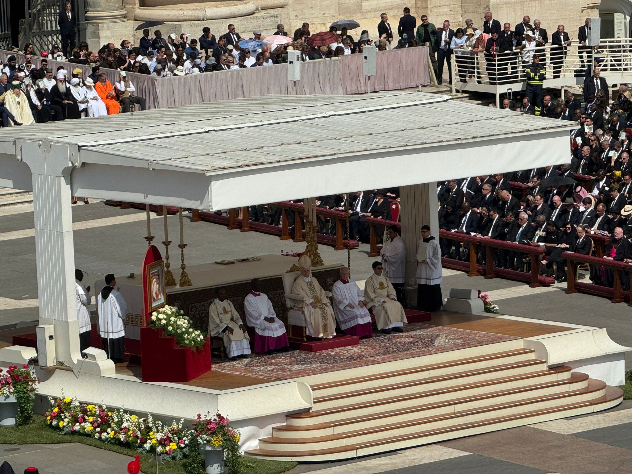 Amtseinführung von Papst Leo XIV. Aufruf zu Liebe und Einheit