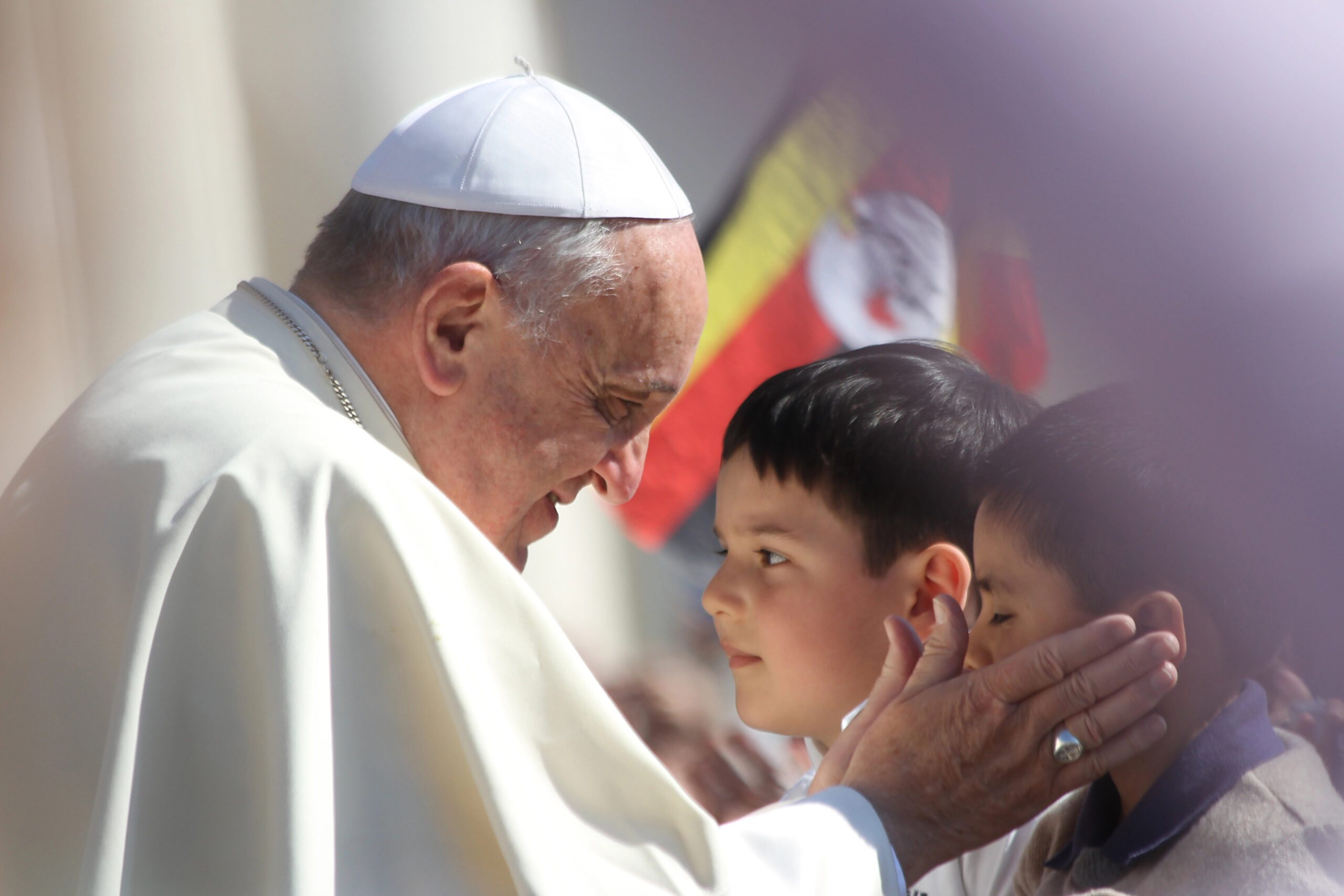 Papst Leo XIV. würdigt Franziskus zum Todestag als „hingebungsvollen Hirten“