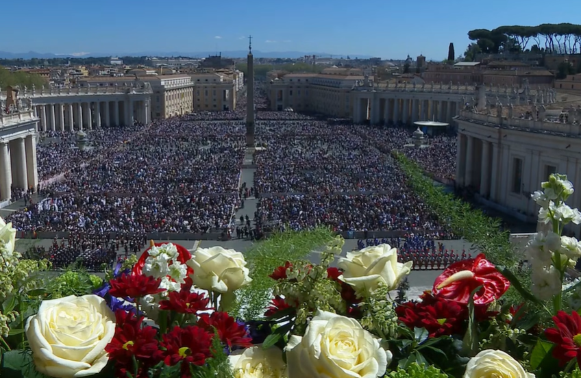 „Urbi et Orbi“: Papst warnt vor Gleichgültigkeit und mahnt zu Frieden