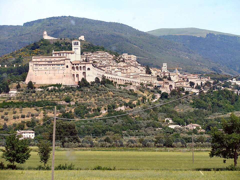 Papst Leo XIV. besucht Franziskus-Jugendtreffen in Assisi