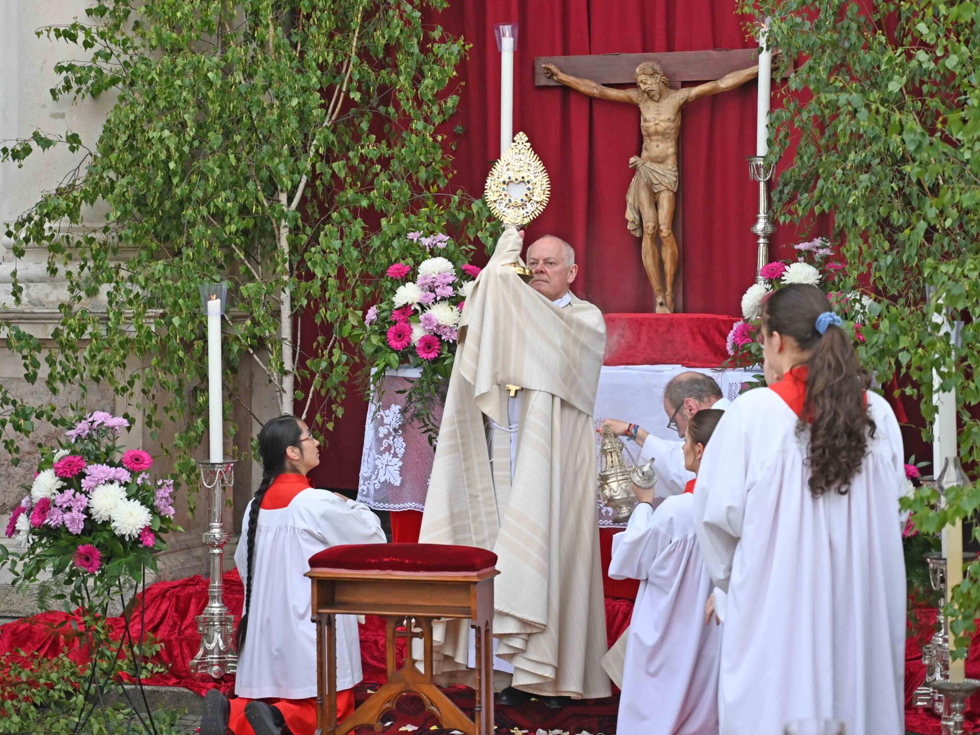 Fronleichnam ist mehr als Folklore: Bischof Meier ruft zu glaubwürdiger Christus-Nachfolge auf