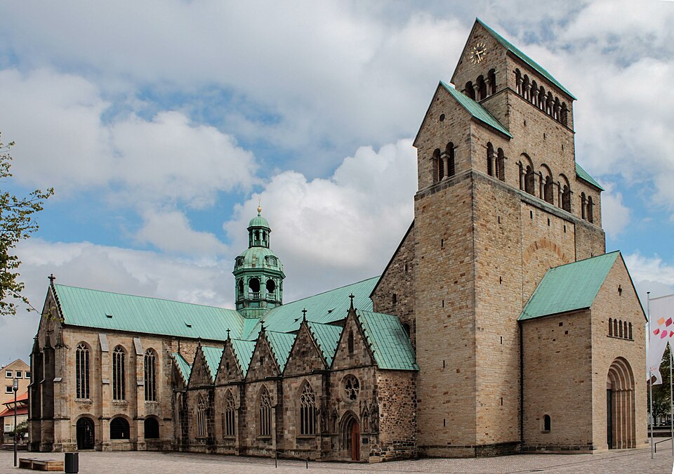 Bischof Wilmer nimmt Abschied von Hildesheim – Pilgerreise durch neue Diözese